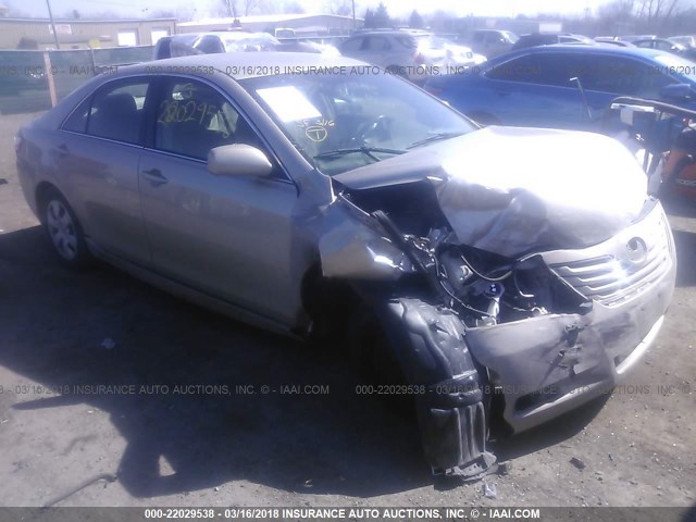 4T1BE46KX9U319966 - 2009 TOYOTA CAMRY SE/LE/XLE Золотой фото 1