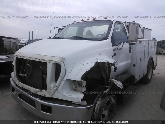 3FRNF65F15V163536 - 2005 FORD F650 SUPER DUTY WHITE photo 2