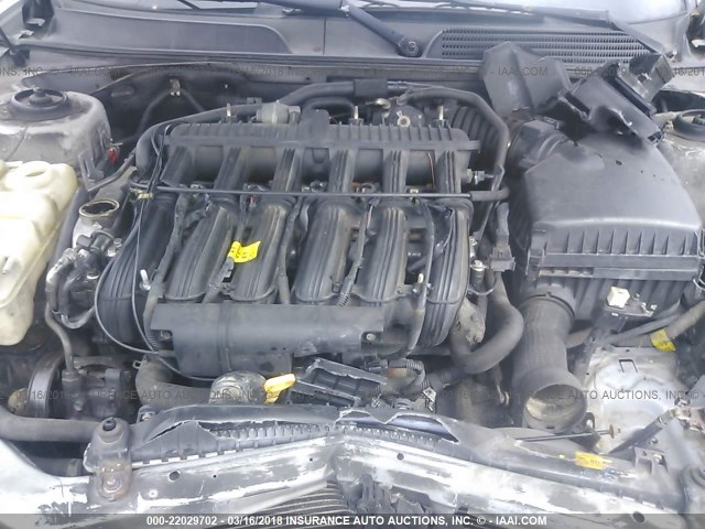 KL5VJ52L84B112939 - 2004 SUZUKI VERONA S/LX SILVER photo 10