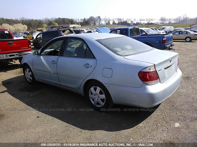 4T1BE32K55U526307 - 2005 TOYOTA CAMRY LE/XLE/SE Light Blue photo 3