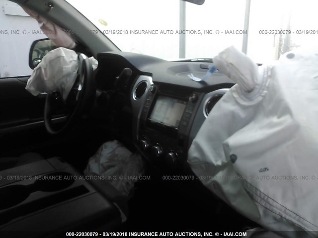 5TFRY5F1XJX231834 - 2018 TOYOTA TUNDRA DOUBLE CAB SR/SR5 WHITE photo 5