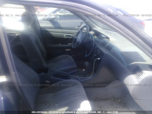JT2BF22KXX0163744 - 1999 TOYOTA CAMRY LE/XLE Grau Foto 5