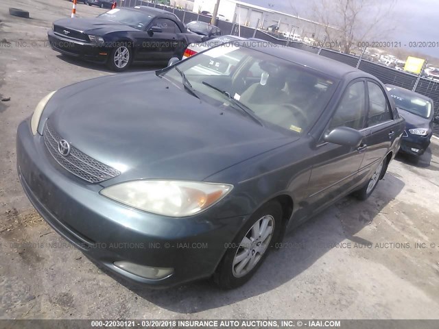 4T1BE32K93U718200 - 2003 TOYOTA CAMRY LE/XLE/SE GREEN photo 2
