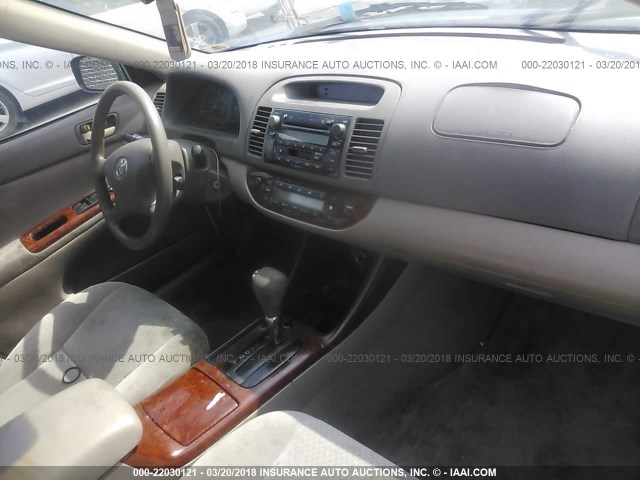 4T1BE32K93U718200 - 2003 TOYOTA CAMRY LE/XLE/SE GREEN photo 5