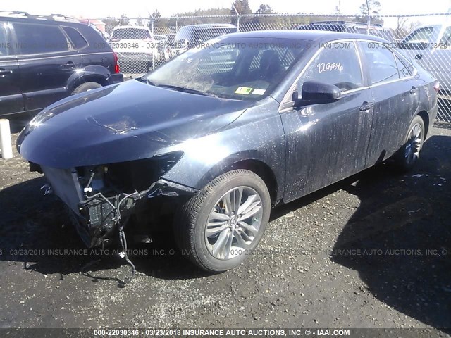 4T1BF1FK1HU381640 - 2017 TOYOTA CAMRY LE/XLE/SE/XSE BLACK photo 2