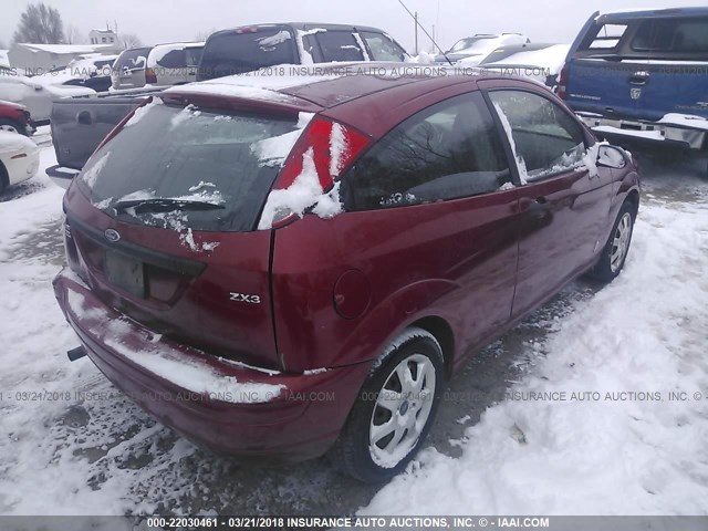 3FAFP31N85R109658 - 2005 FORD FOCUS ZX3 RED photo 4