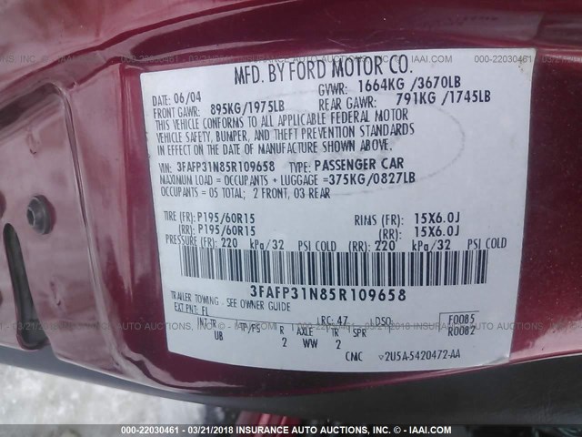 3FAFP31N85R109658 - 2005 FORD FOCUS ZX3 RED photo 9