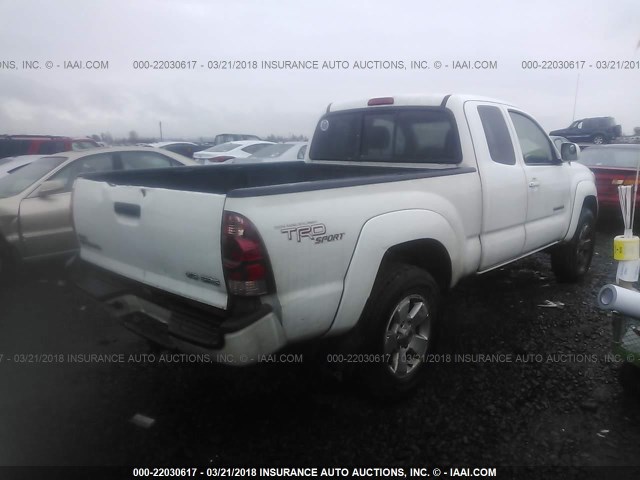 5TEUU42NX5Z009589 - 2005 TOYOTA TACOMA ACCESS CAB WHITE photo 4