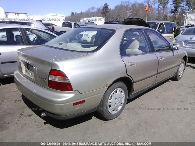 1HGCD5631SA039162 - 1995 HONDA ACCORD LX/EX TAN photo 4