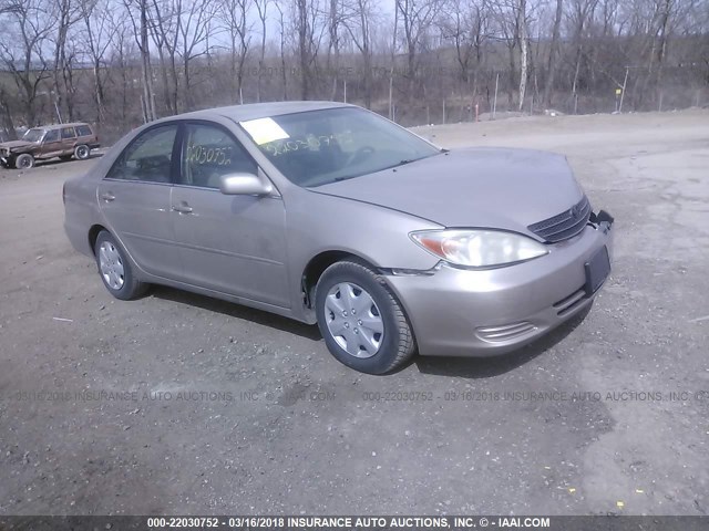 4T1BE32K82U024032 - 2002 TOYOTA CAMRY LE/XLE/SE ოქროსფერი ფოტო 1