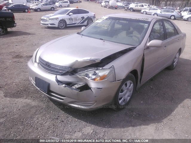 4T1BE32K82U024032 - 2002 TOYOTA CAMRY LE/XLE/SE ოქროსფერი ფოტო 6