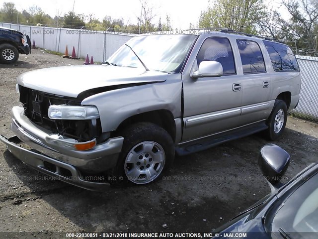 3GNEC16ZX2G209342 - 2002 CHEVROLET SUBURBAN C1500 GOLD photo 2