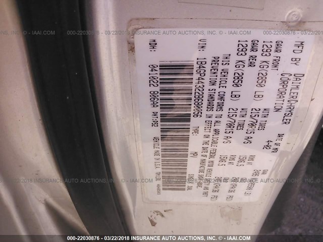 1B4GP44322B680056 - 2002 DODGE GRAND CARAVAN SPORT SILVER photo 9