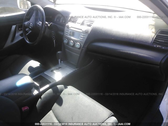 4T1BE46K08U735958 - 2008 TOYOTA CAMRY CE/LE/XLE/SE WHITE photo 5