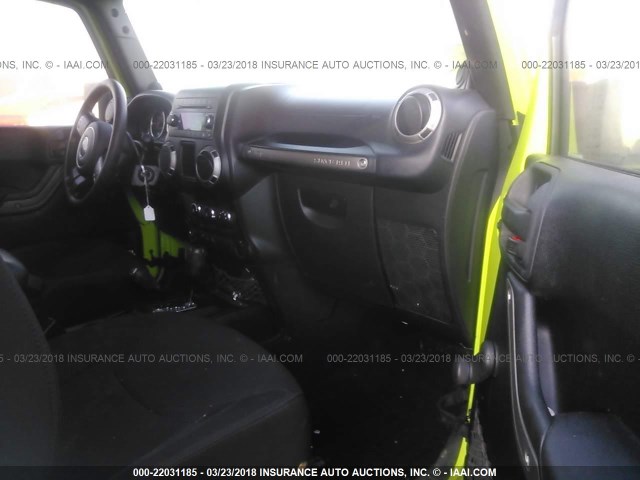1C4AJWAG4DL516463 - 2013 JEEP WRANGLER SPORT أخضر صورة 5