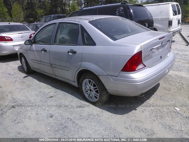 1FAFP3835YW361437 - 2000 FORD FOCUS ZTS SILVER photo 3