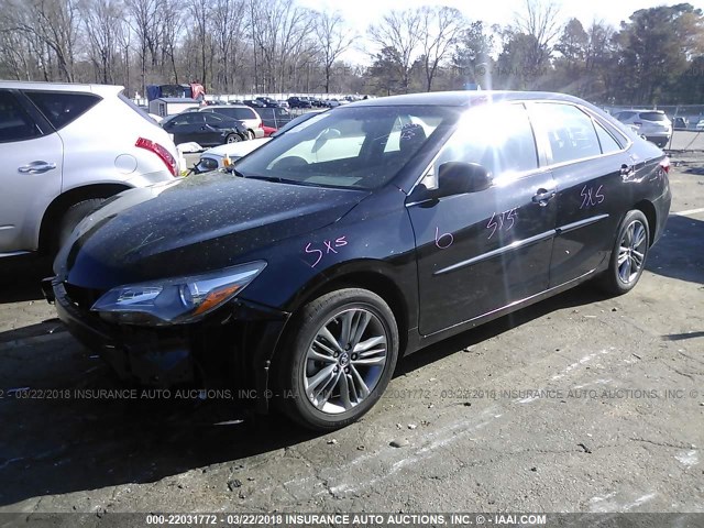 4T1BF1FK3HU372535 - 2017 TOYOTA CAMRY LE/XLE/SE/XSE შავი ფოტო 2