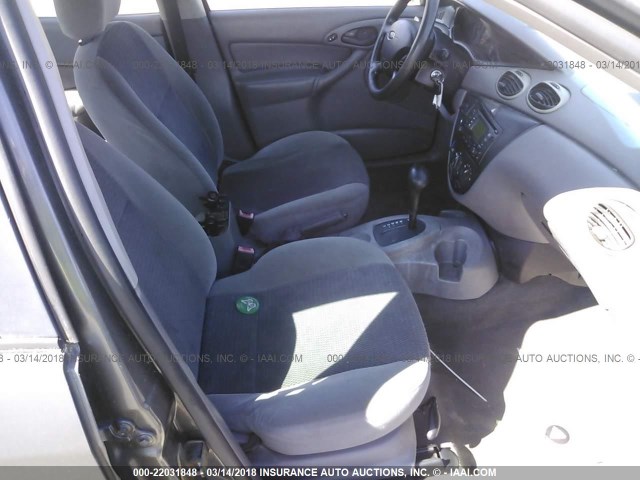 1FAFP34313W315053 - 2003 FORD FOCUS SE COMFORT/SE SPORT SILVER photo 5