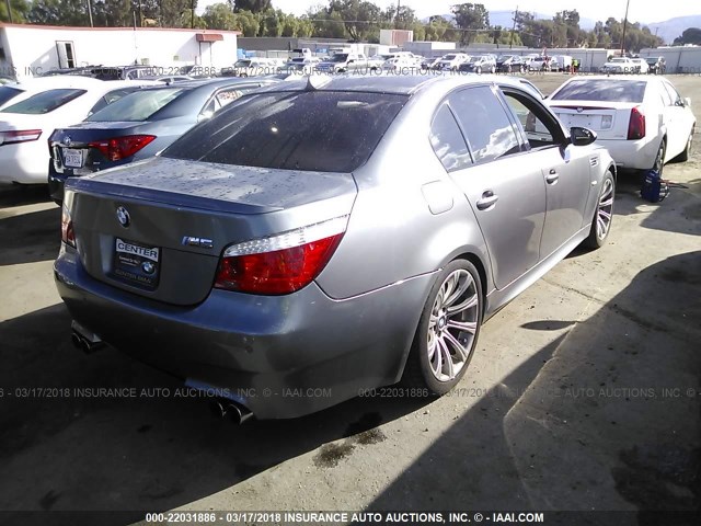 WBSNB93548CX10470 - 2008 BMW M5 GRAY photo 4