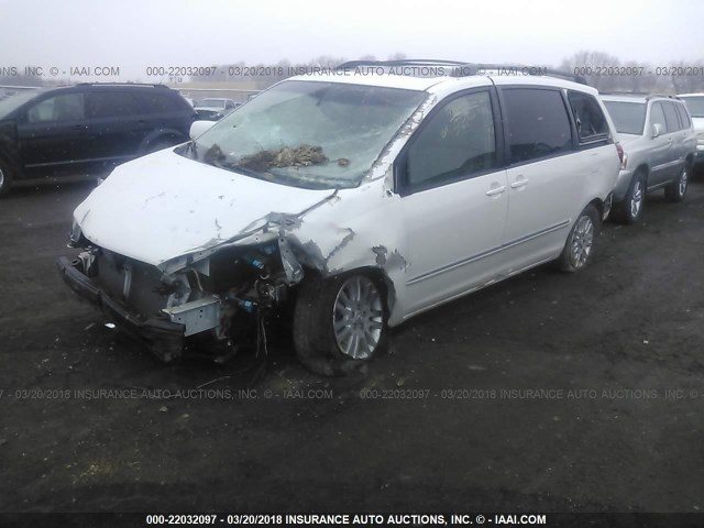 5TDZK22CX7S067622 - 2007 TOYOTA SIENNA XLE/XLE LIMITED WHITE photo 2