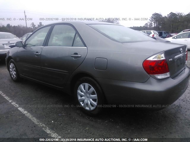 4T1BE32K75U590994 - 2005 TOYOTA CAMRY LE/XLE/SE GRAY photo 3