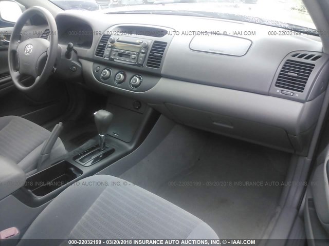 4T1BE32K75U590994 - 2005 TOYOTA CAMRY LE/XLE/SE GRAY photo 5