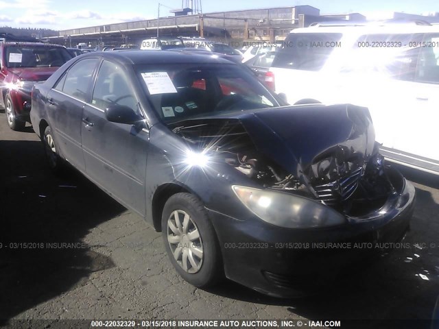 4T1BE32K05U432075 - 2005 TOYOTA CAMRY LE/XLE/SE შავი ფოტო 1