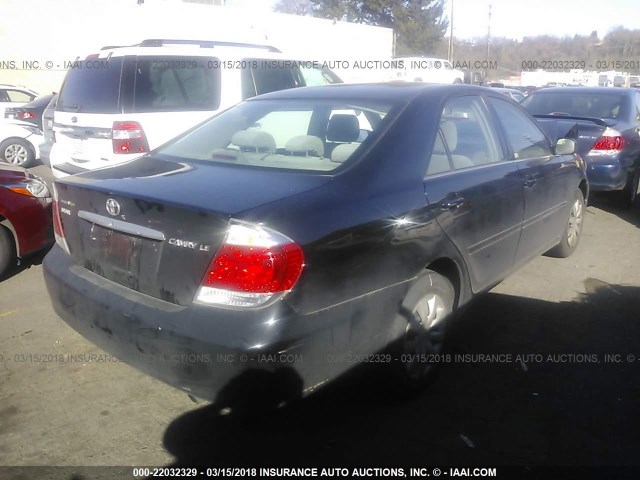 4T1BE32K05U432075 - 2005 TOYOTA CAMRY LE/XLE/SE შავი ფოტო 4
