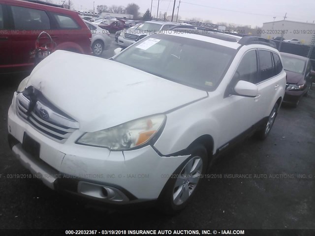 4S4BRCKC4B3367990 - 2011 SUBARU OUTBACK 2.5I LIMITED WHITE photo 2