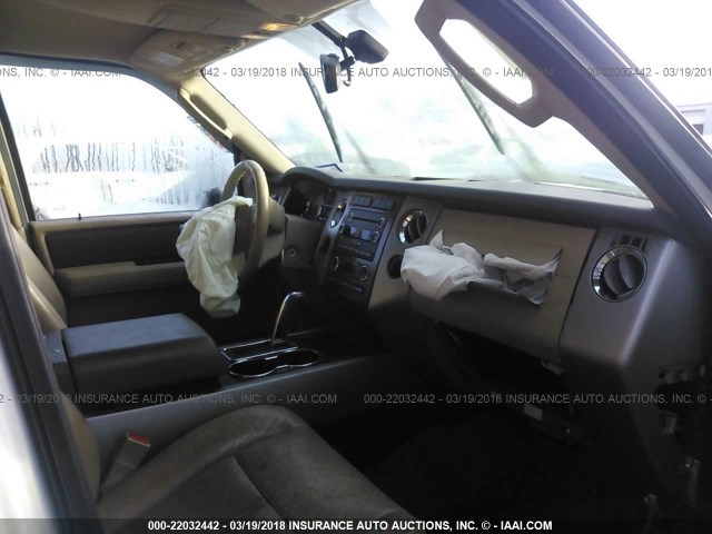 1FMJU1H50AEB52410 - 2010 FORD EXPEDITION EDDIE BAUER WHITE photo 5