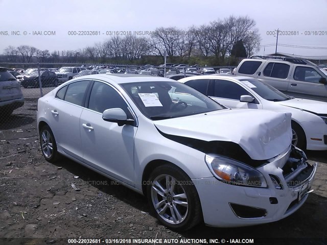 YV1902FH8B2007246 - 2011 VOLVO S60 T6 WHITE photo 1