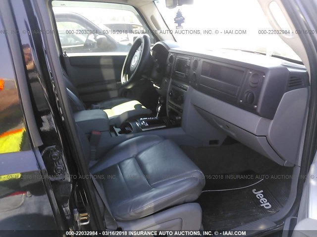 1J8HG48N46C214611 - 2006 JEEP COMMANDER BLACK photo 5