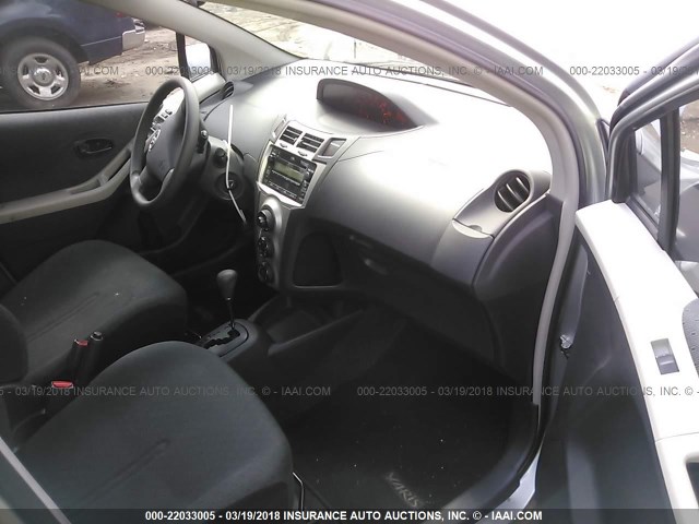 JTDKT4K3XB5329342 - 2011 TOYOTA YARIS SILVER photo 5