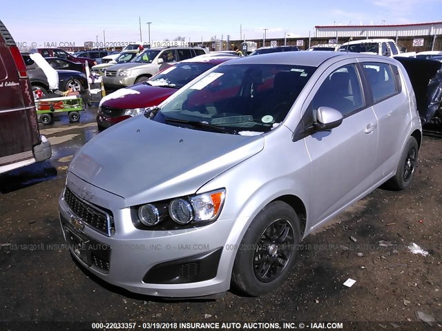 1G1JA6SH3F4161248 - 2015 CHEVROLET SONIC LS 银色 照片 2