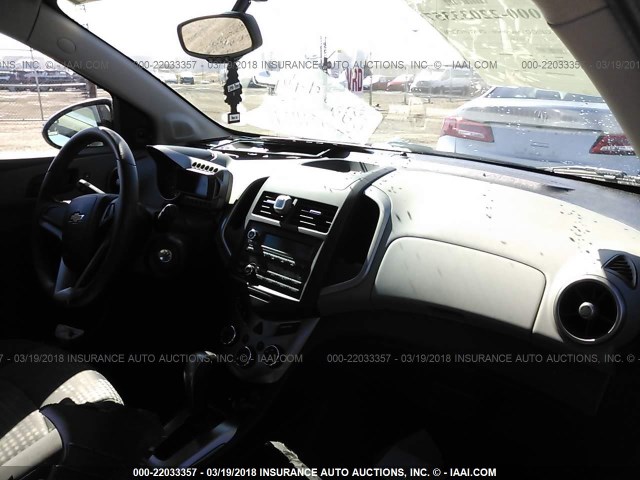 1G1JA6SH3F4161248 - 2015 CHEVROLET SONIC LS 银色 照片 5