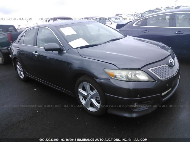 4T1BF3EK4BU621879 - 2011 TOYOTA CAMRY SE/LE/XLE GRAY photo 1