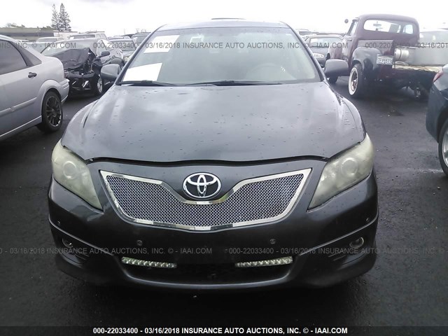4T1BF3EK4BU621879 - 2011 TOYOTA CAMRY SE/LE/XLE GRAY photo 6