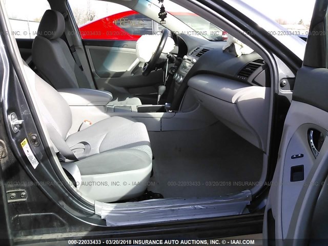 4T1BE46K09U903406 - 2009 TOYOTA CAMRY SE/LE/XLE GRAY photo 5