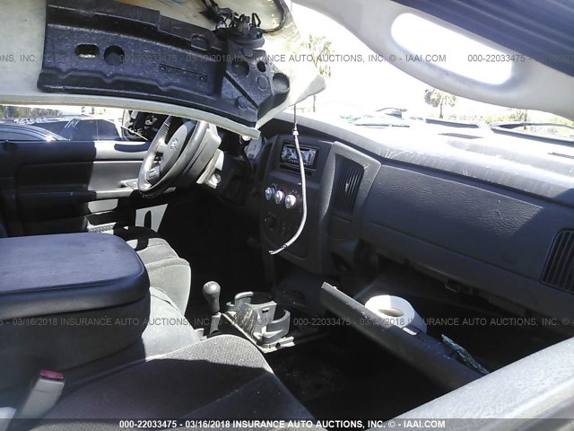 3D7KS28D25G902437 - 2005 DODGE RAM 2500 ST/SLT 红色 照片 5