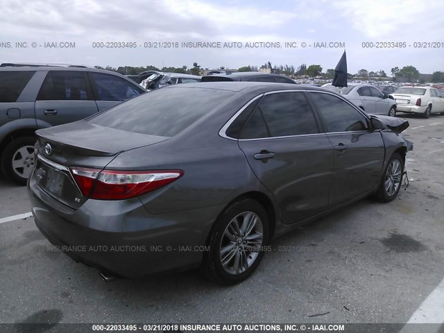 4T1BF1FK8FU020581 - 2015 TOYOTA CAMRY LE/XLE/SE/XSE GRAY photo 4