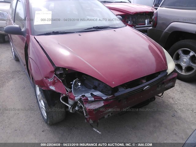 3FAFP3139YR101233 - 2000 FORD FOCUS ZX3 RED photo 6