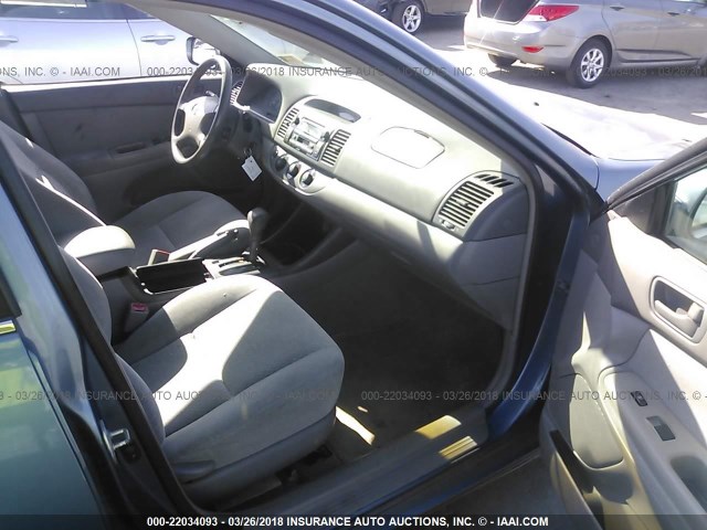 4T1BE32K44U819100 - 2004 TOYOTA CAMRY LE/XLE/SE Light Blue photo 5