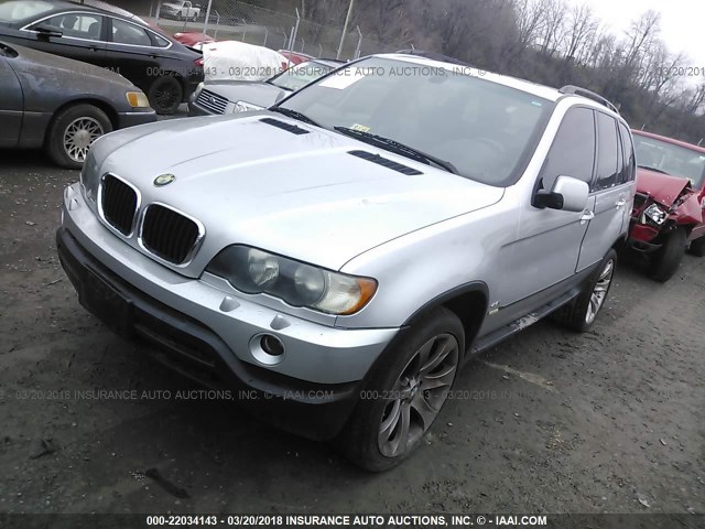 WBAFB33541LH24769 - 2001 BMW X5 4.4I SILVER photo 2