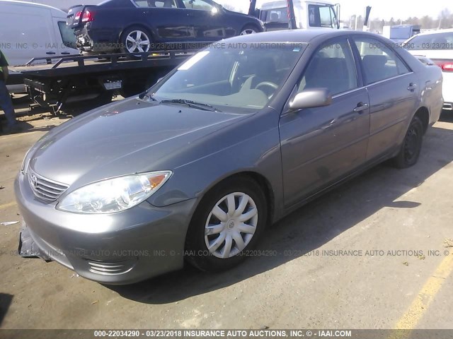 4T1BE30K85U523582 - 2005 TOYOTA CAMRY LE/XLE/SE 灰色 照片 2