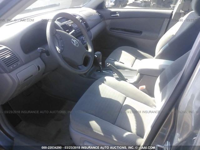 4T1BE30K85U523582 - 2005 TOYOTA CAMRY LE/XLE/SE 灰色 照片 5
