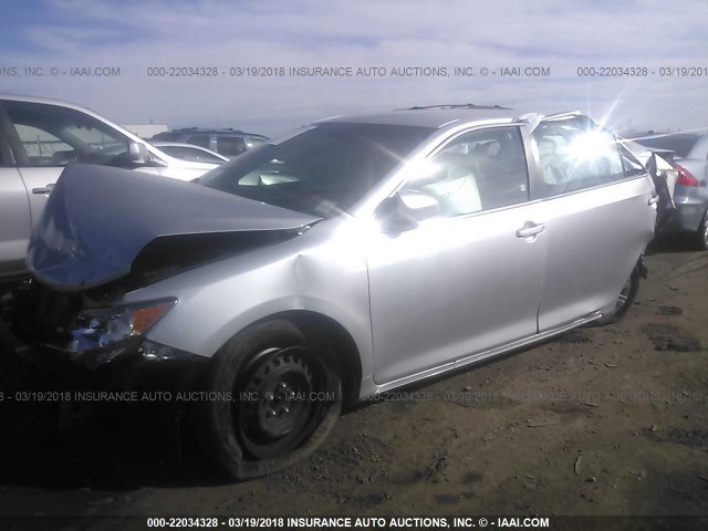 4T1BF1FK2EU450556 - 2014 TOYOTA CAMRY L/SE/LE/XLE 银色 照片 2