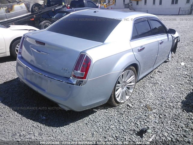 2C3CCAEG6DH589786 - 2013 CHRYSLER 300C SILVER photo 4