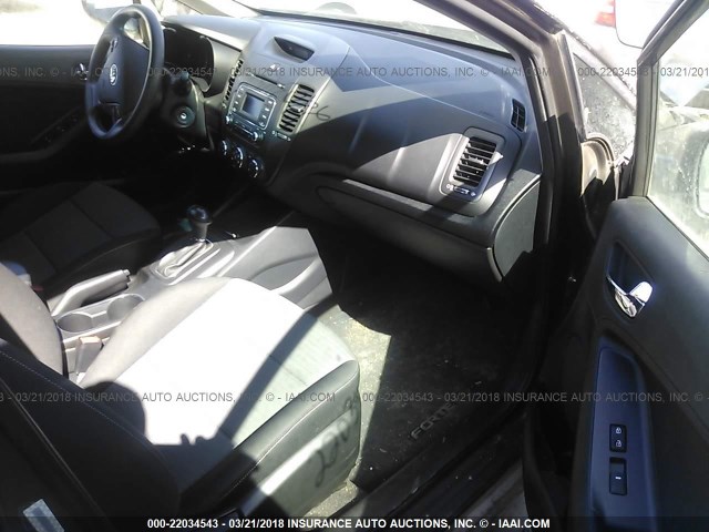 KNAFX4A66F5355604 - 2015 KIA FORTE LX GOLD photo 5