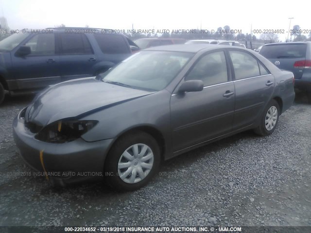 4T1BE32K75U990621 - 2005 TOYOTA CAMRY LE/XLE/SE Сұр фото 2