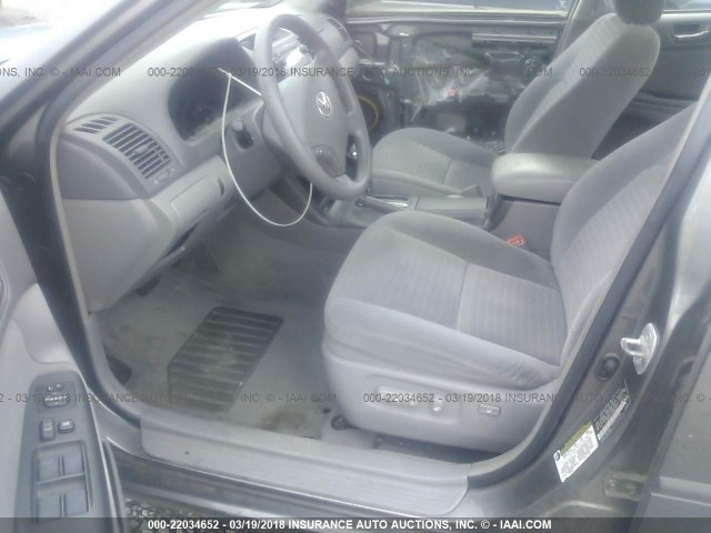 4T1BE32K75U990621 - 2005 TOYOTA CAMRY LE/XLE/SE Сұр фото 5